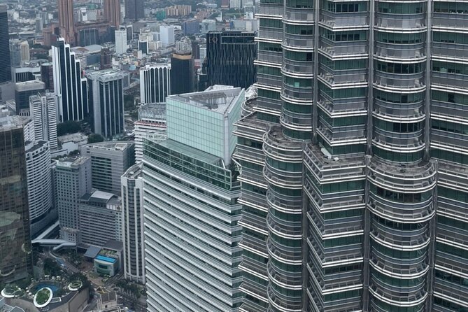 Kuala Lumpur Full Day City Tour with Petronas Twin Tower Tickets - Batu Caves, free entry, and how to handle crowds