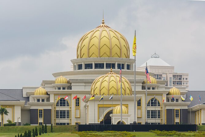 Kuala Lumpur Full Day City Tour with Petronas Twin Tower Tickets - Royal Selangor Visitor Centre, where the city’s craft story comes through