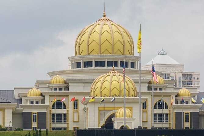 Kuala Lumpur Full Day Private Tour with 24 spots Of Wonders - Batik CHONG and Geneve Timepiece: Souvenir Stops With a Purpose