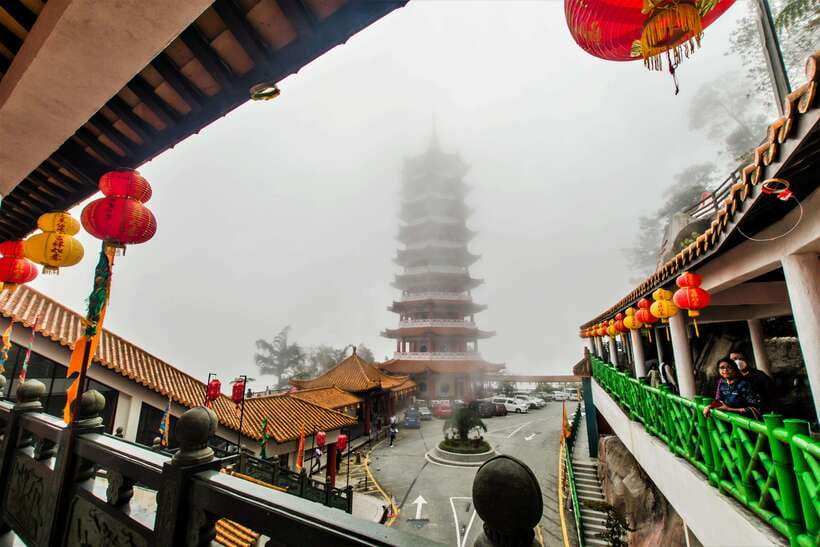 Kuala Lumpur: Genting Highland Tour with SkyWorld Theme Park - Premium Outlets and dining in the highland air