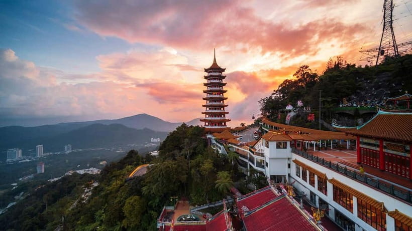 Kuala Lumpur: Genting Highlands Tour with Awana Cable Car - Chin Swee Caves Temple: why this stop works, even if Genting is loud