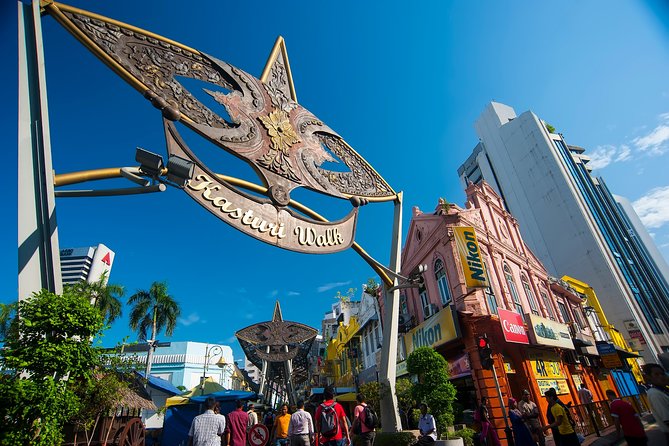 Kuala Lumpur Grand Full Day Guided Tour with 25 Attractions (SIC) - Temple Stops in Chinatown: Guan Di and Sri Maha Mariamman
