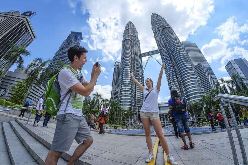 Kuala Lumpur: Half Day Group City Highlights Tour - Meeting up and getting a smooth start in Kuala Lumpur