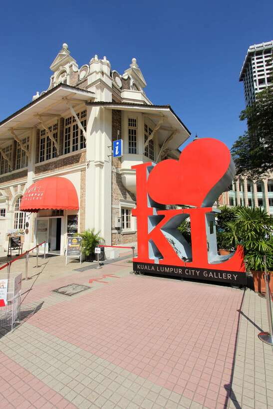Kuala Lumpur: Half-Day Photo Tour with Petronas Twin Towers - A photo-driven half day plan built around Kuala Lumpur landmarks