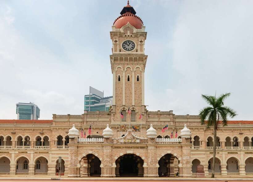 Kuala Lumpur: Half-Day Photo Tour with Petronas Twin Towers - Merdeka Square, Independence symbols, and the royal-palace river outlook