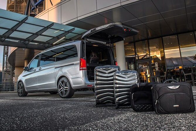 Kuala Lumpur Hotel to Singapore Hotel (Door To Door) Overland Transfer - The Immigration Stretch: What the Driver Help Means