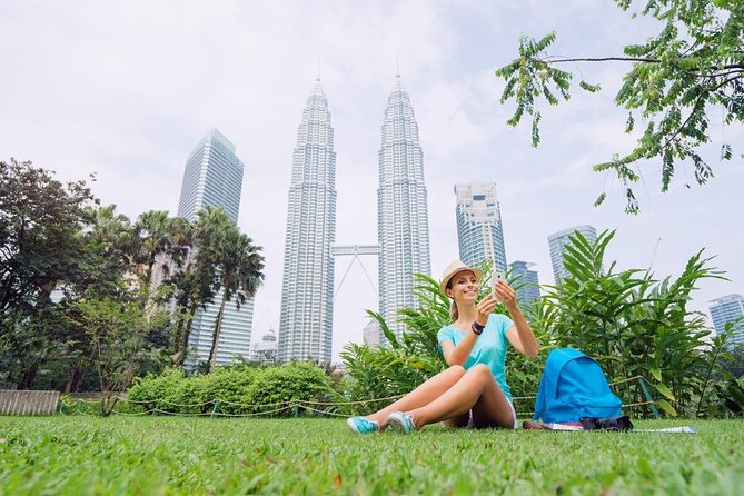 ️ Kuala Lumpur Instagram Tour: Most Famous Spots (Private & All-Inclusive) - Thean Hou Temple: six tiers and Mazu in your frame