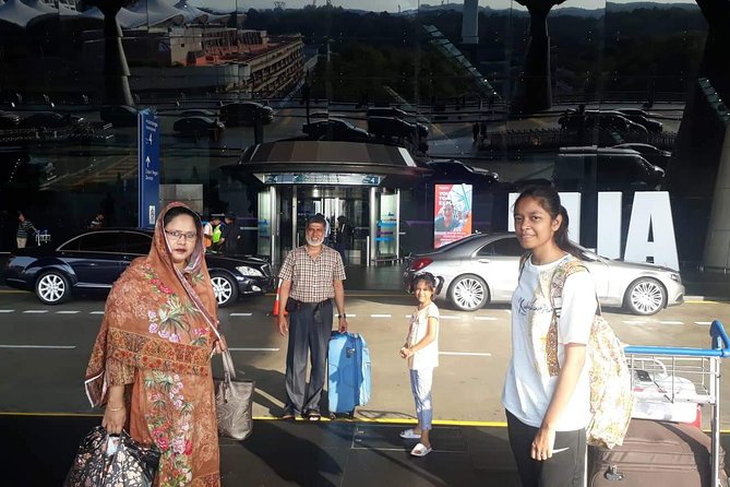Kuala Lumpur International Airport (KLIA)Transfer - Help With Bags, Clean Cars, and Family Extras