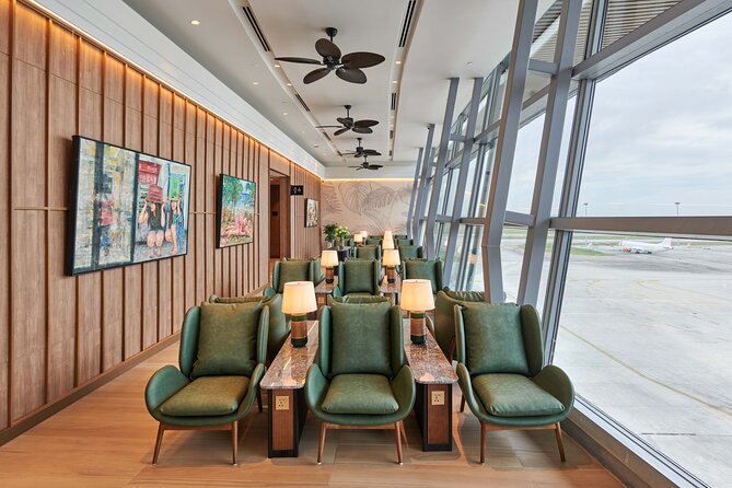 Kuala Lumpur International Airport Plaza Premium Lounge - Work Time and Calm: Wi-Fi, Flight Info, Movies, and Quiet Corners