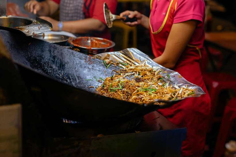 Kuala Lumpur: Local Street Food Night Tour - Small Group Size, Private Focus, and What That Means for You
