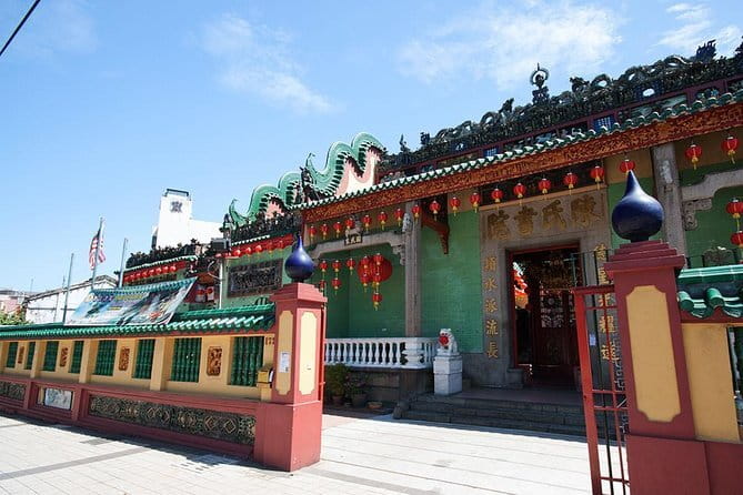 Kuala Lumpur Night City Tour: Experience the Nightlife - Sri Mahamariamman Temple: oldest Hindu temple stop