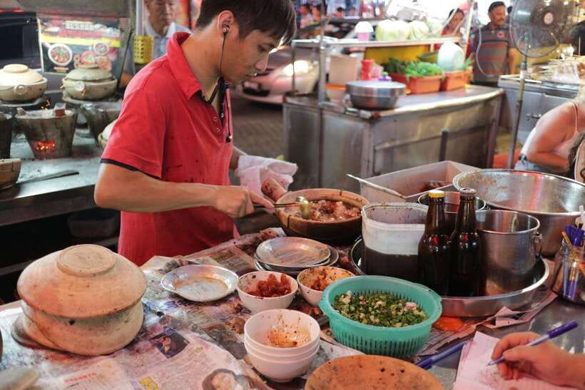 Kuala Lumpur: Nightlife Street Food Tour with 6 Tastings - REXKL and the transition into Chinatown night energy