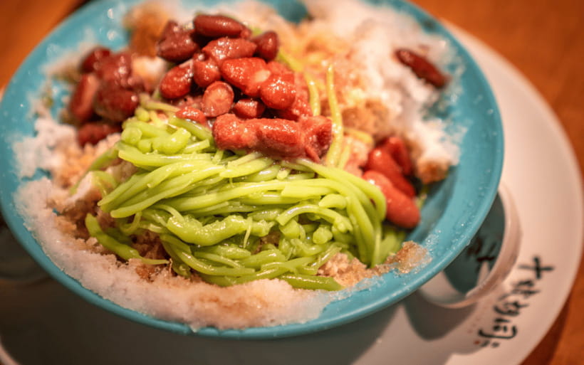 Kuala Lumpur: Nightlife Street Food Tour with 6 Tastings - Tea tasting for digestion, then the Chinatown finish