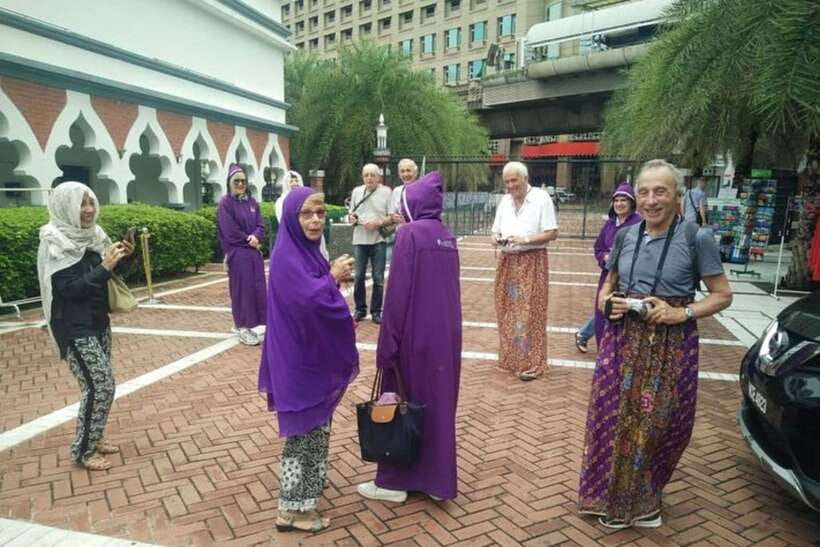 Kuala Lumpur: Private custom walking tour with a local guide - What you do during 2 to 8 hours in Kuala Lumpur