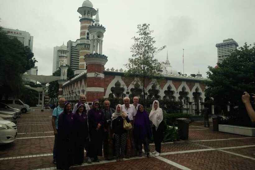Kuala Lumpur: Private custom walking tour with a local guide - Language, wheelchair access, and pace that does not punish you