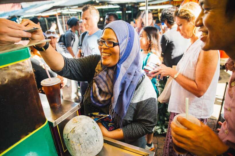 Kuala Lumpur: Private Food Tour – 10 Tastings with Locals - Vegetarian-Friendly Without Making It Feel Like a Compromise