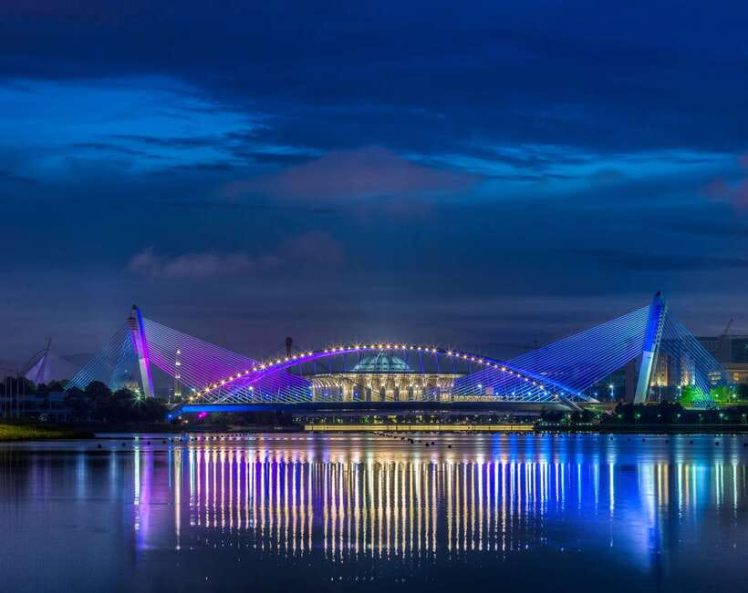 Kuala Lumpur: Putrajaya City Tour with Lake Cruise - Perdana Putra: The Prime Minister’s Office and the Feeling of Power