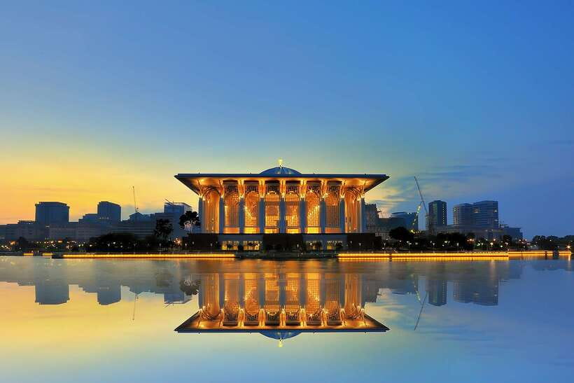 Kuala Lumpur: Putrajaya City Tour with Lake Cruise - Warisan Agriculture Heritage Park: Rubber, Fruit, and a Few Surprises