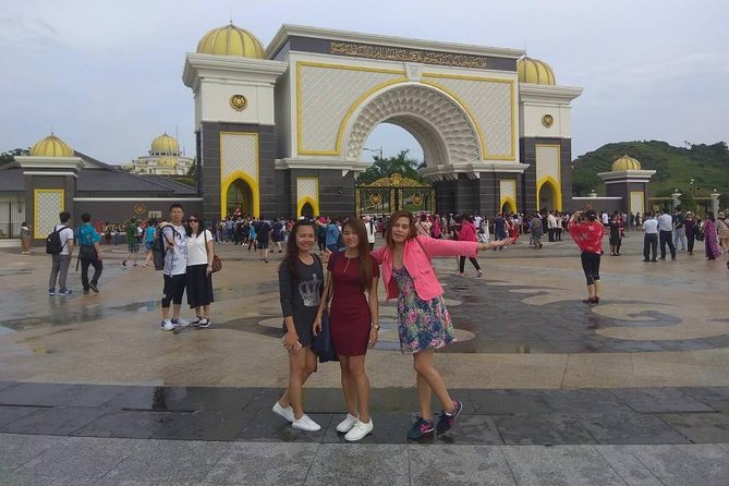 Kuala Lumpur Sightseeing - Caves, mosques, and Hindu temples, picked to match your interests