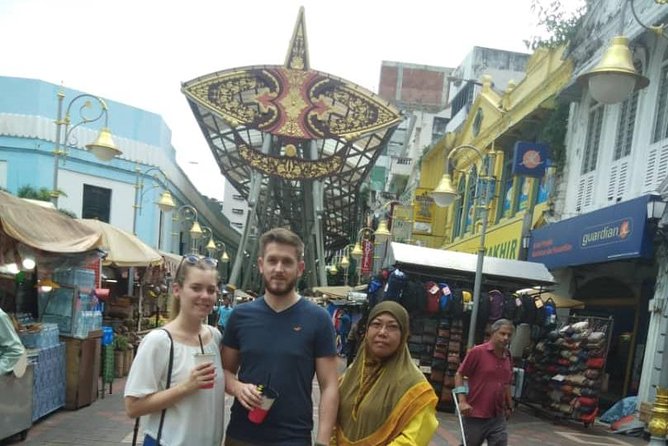Kuala Lumpur Sightseeing - Meeting Saiful KL Taxi Tour and getting on the road fast