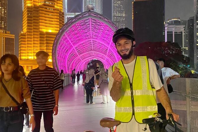 Kuala Lumpur Sunset Evening Cycling Tour - Saloma Link Bridge: The Old Meets the New (and the LEDs Do the Talking)