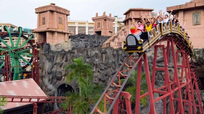 Kuala Lumpur: Sunway Lagoon Theme Park Ticket with Transfer - Water Park time: the wave pool and beach-style break