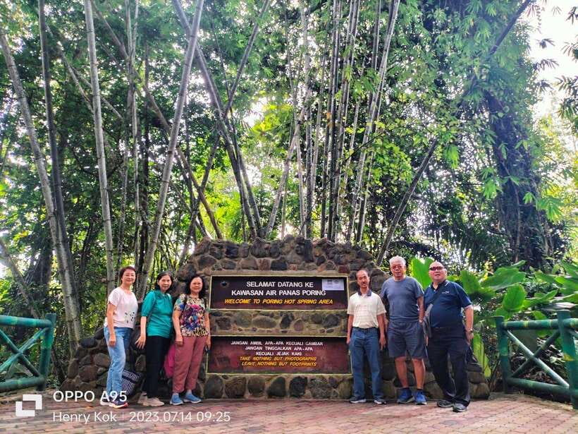 Kundasang : Poring Hot Spring + Desa & Meal Shared Tour - Nabalu Handicraft Market: a fast stop for real Borneo buys