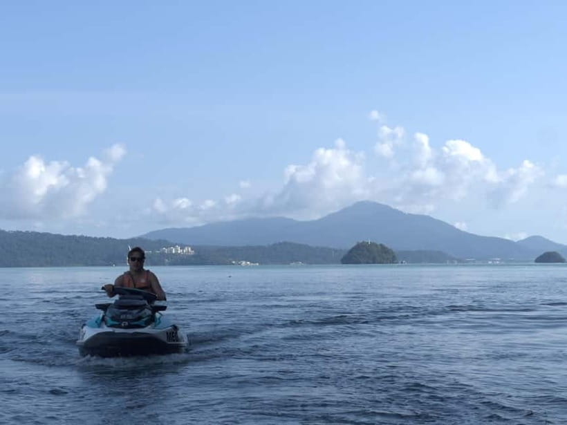 Langkawi: Fun Island Hopping by Jet Ski - The First Photo and Wildlife Viewing Beat (About 20 Minutes)