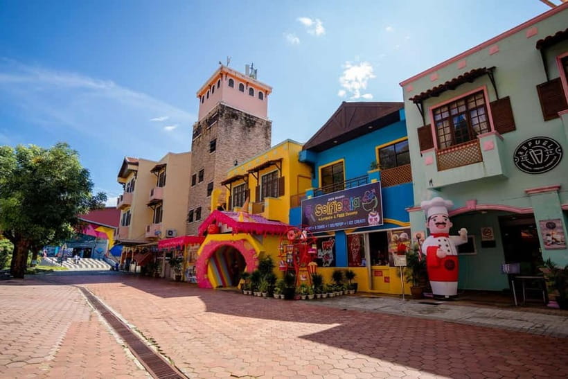 Langkawi: Iconic Landmarks & Natural Wonders Guided Tour - Durian Perangin Waterfalls, the Forest Walk, and What Your Legs Will Notice