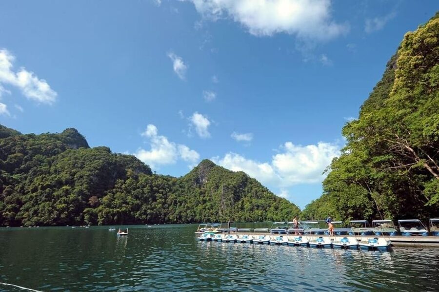 Langkawi: Island Hopping Shared Boat Tour - Getting There: McDonald’s Underwater World and Optional Hotel Pickup