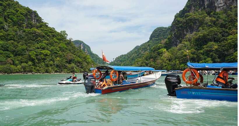 Langkawi: Island Hopping Tour - Eagle-Feeding Island Hopping in Langkawi: The Big Idea