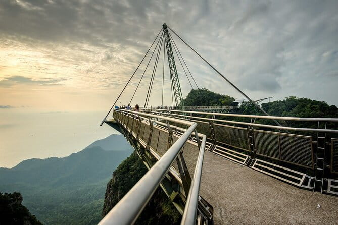 Langkawi: Private Tour with Sky Bridge and Cable Car - Art and Craft Center, Then Perdana Gallery for a Slower Pace