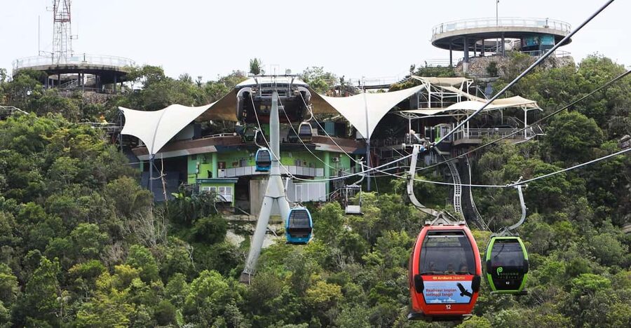 Langkawi: Skycab Cable Car Ticket Options - SkyBridge: a curved suspended walk that makes height feel real