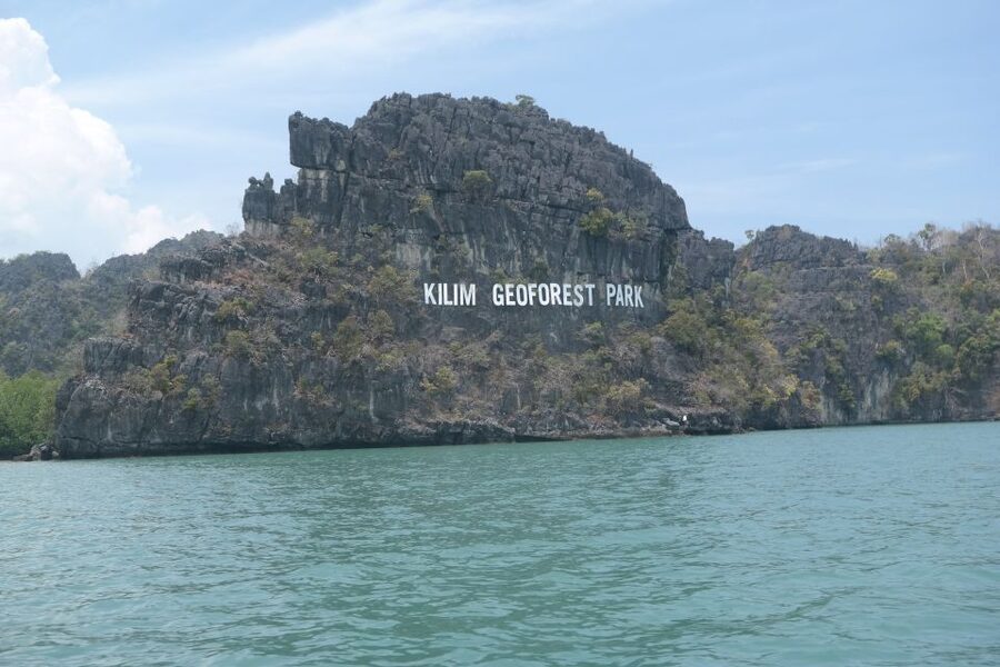 Langkawi: UNESCO Global Geopark Mangrove Cruise - When the boat leaves the mangroves for limestone and ancient coral