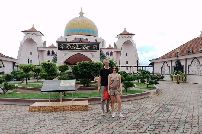 Malacca Day Tour - Jonker Street and Jonker Walk: where Malacca still feels lived-in