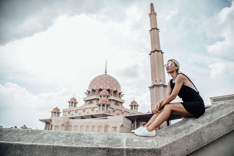 Malacca Instagram Tour: Top Spots (Private & All-Inclusive) - Putra Mosque Start and Jonker Street: Getting Your First Big Photos Early