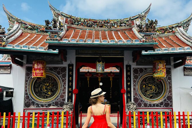 Malacca's Famous Spots: Private Day Tour - A Famosa Fort plus a flower-adorned trishaw: switching from ruins to motion