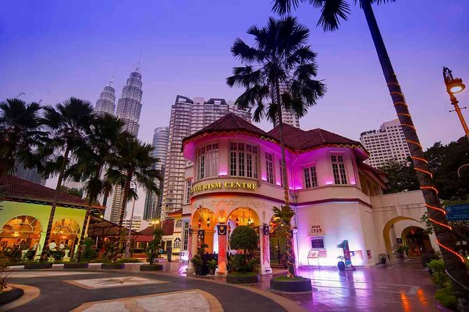 Malaysia Countryside and Batucaves from Kuala Lumpur - Royal Selangor Visitor Centre: the pewter demo is the real show