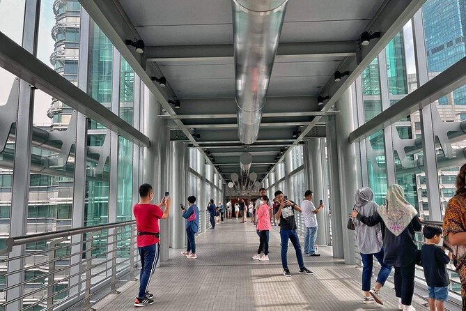 Malaysia Petronas Twin Tower Observation Deck E-Tickets - The sky bridge across Levels 41 and 42: the real wow moment