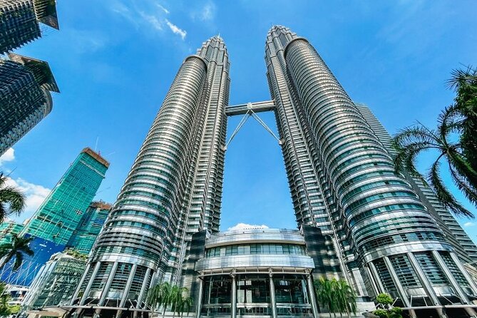 Malaysia Petronas Twin Tower Observation Deck E-Tickets - What the guide covers and why the gift shop stop matters