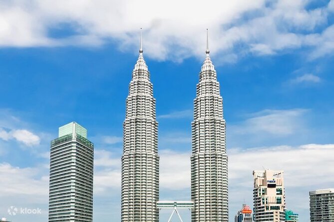 Malaysia Petronas Twin Tower Observation Deck E-Tickets - Arriving smoothly: e-tickets, phone scans, and the 30-minute rule