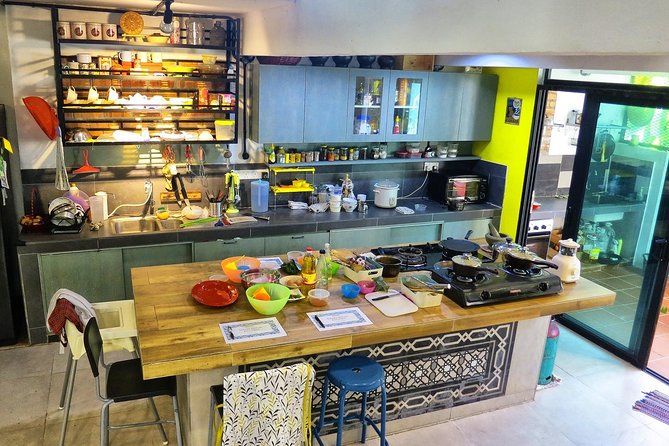 Market Visit & Private Hands-on Cooking Class at Daun Senja - Key things you will notice