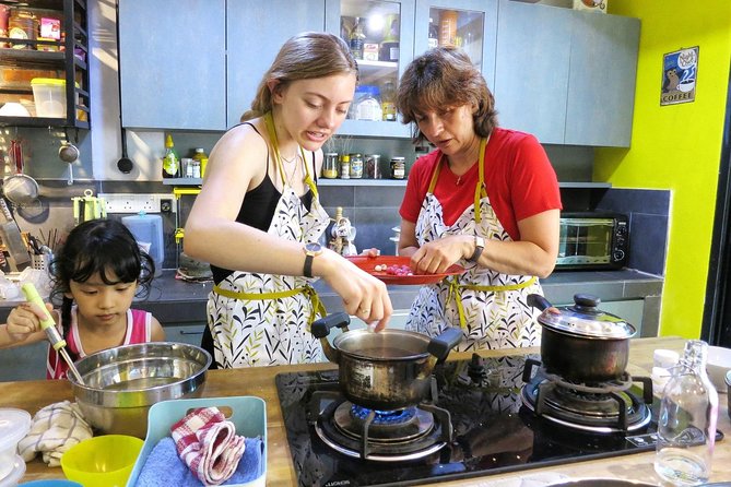 Market Visit & Private Hands-on Cooking Class at Daun Senja - Cooking in the Home Kitchen: What You Will Do, Step by Step
