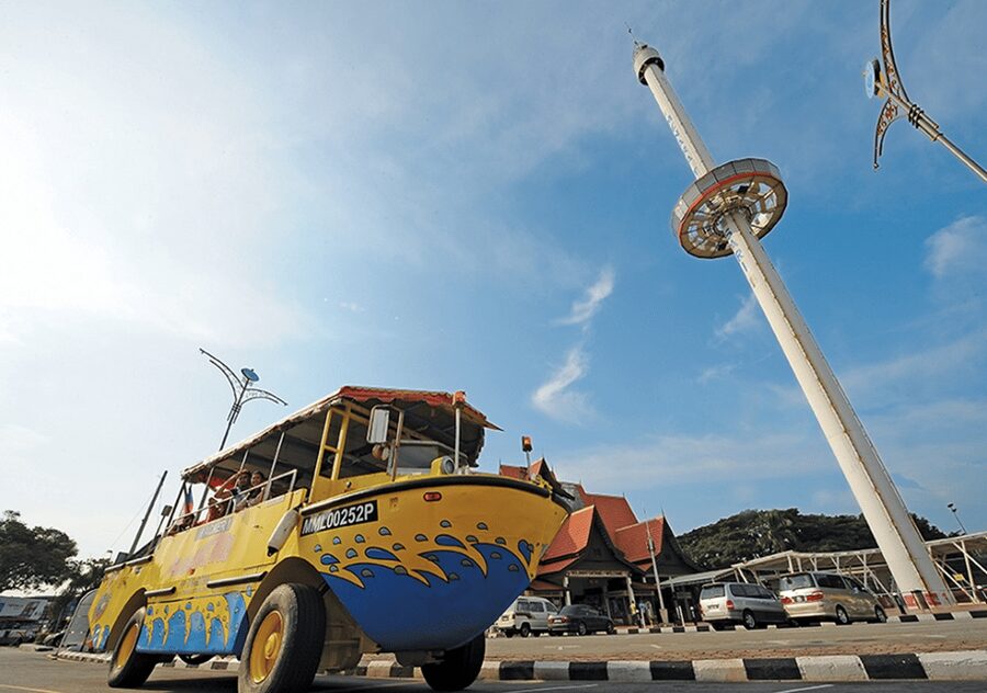 Melaka: Menara Taming Sari Tower E-Ticket - A 7-minute 360° skyline reset in Melaka