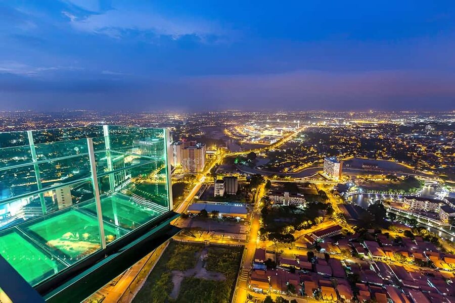 Melaka: The Shore Sky Tower Admission Ticket - Telescopes and picture-perfect angles