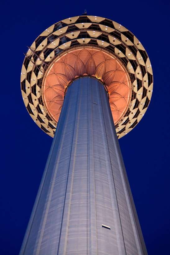 Night Tour of Petronas Twin Towers, Kuala Lumpur - Petronas Twin Towers: Observation Desk and Sky Bridge Photo Moment
