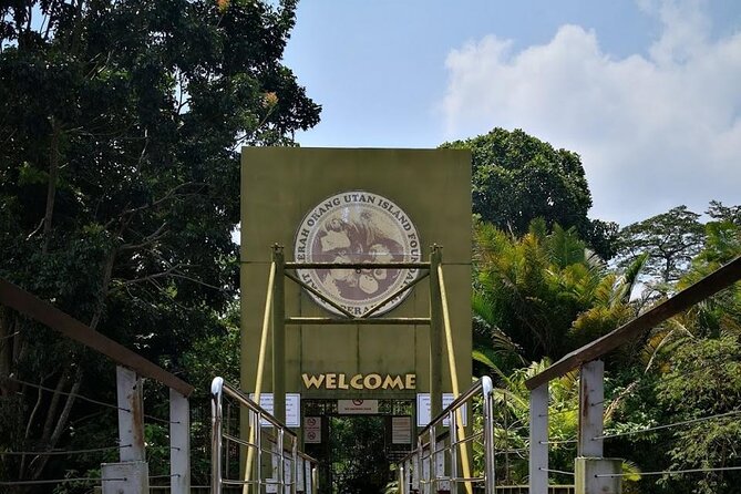 Orang Utan Island Day Tour (Bukit Merah) - Perak Cave Temple: the big Buddha and the colorful murals