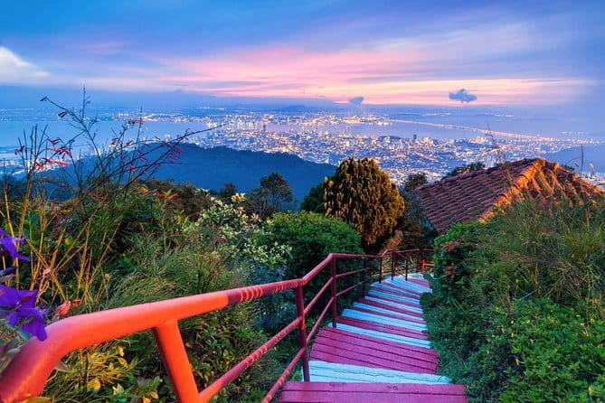 Penang Day Trip with Temple and Penang Hill Tickets (Fast Lane) - Kek Lok Si Pagoda, tri-culture design, and reaching the Guan Yin statue