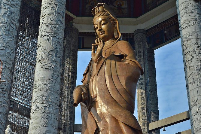 Penang Hill and the Kek Lok Si Temple - Chairlift to the Bronze Statue: saving steps without missing the moment