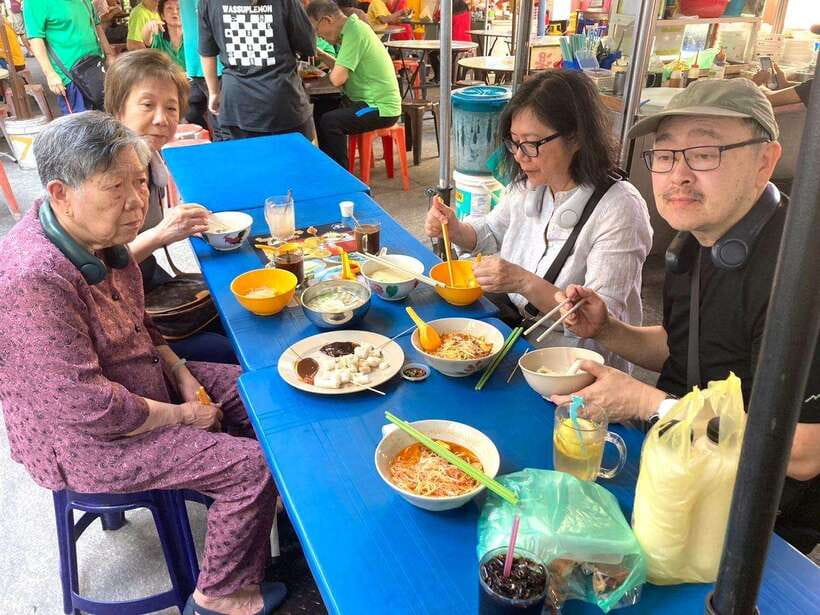 Penang Island: Street Food Walking Tour - Handmade Popiah Skins With a 50-Year Family Legacy